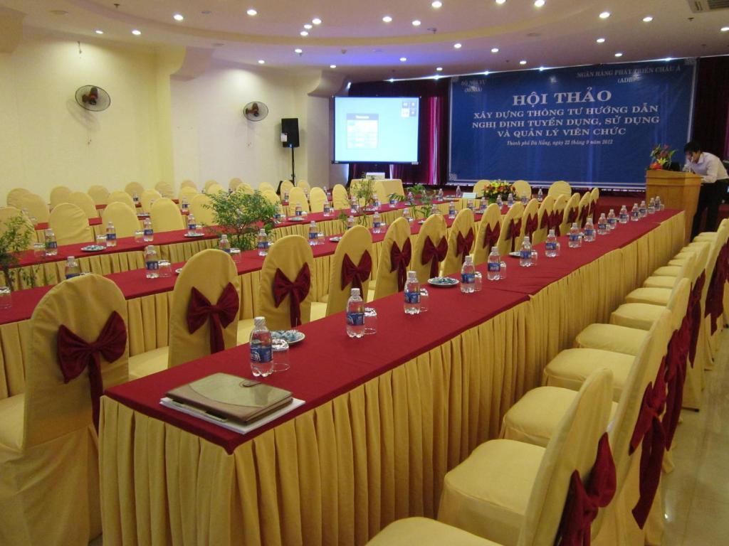 Bien Vang Hotel Da Nang Exterior photo