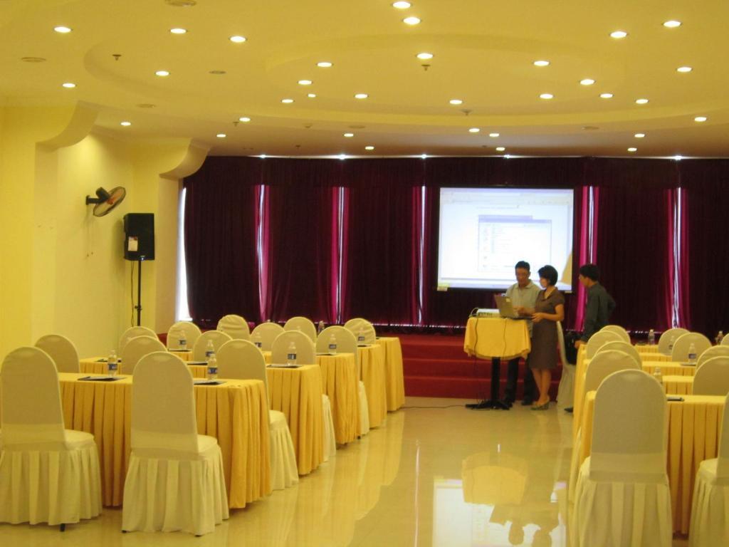Bien Vang Hotel Da Nang Exterior photo