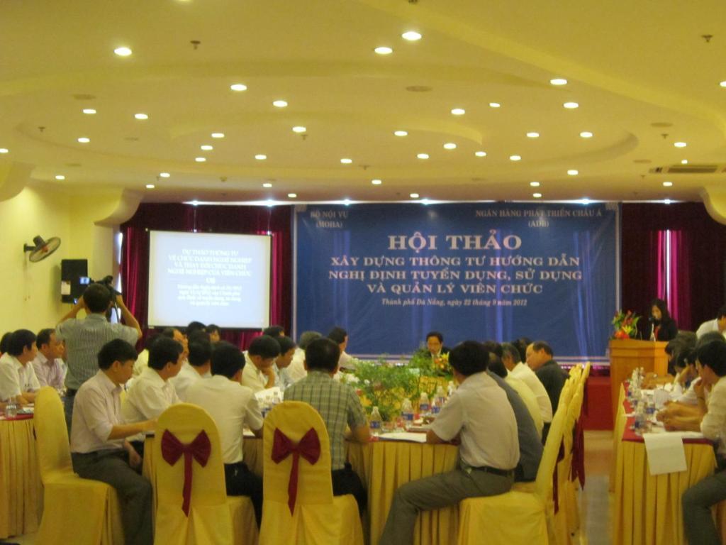 Bien Vang Hotel Da Nang Exterior photo